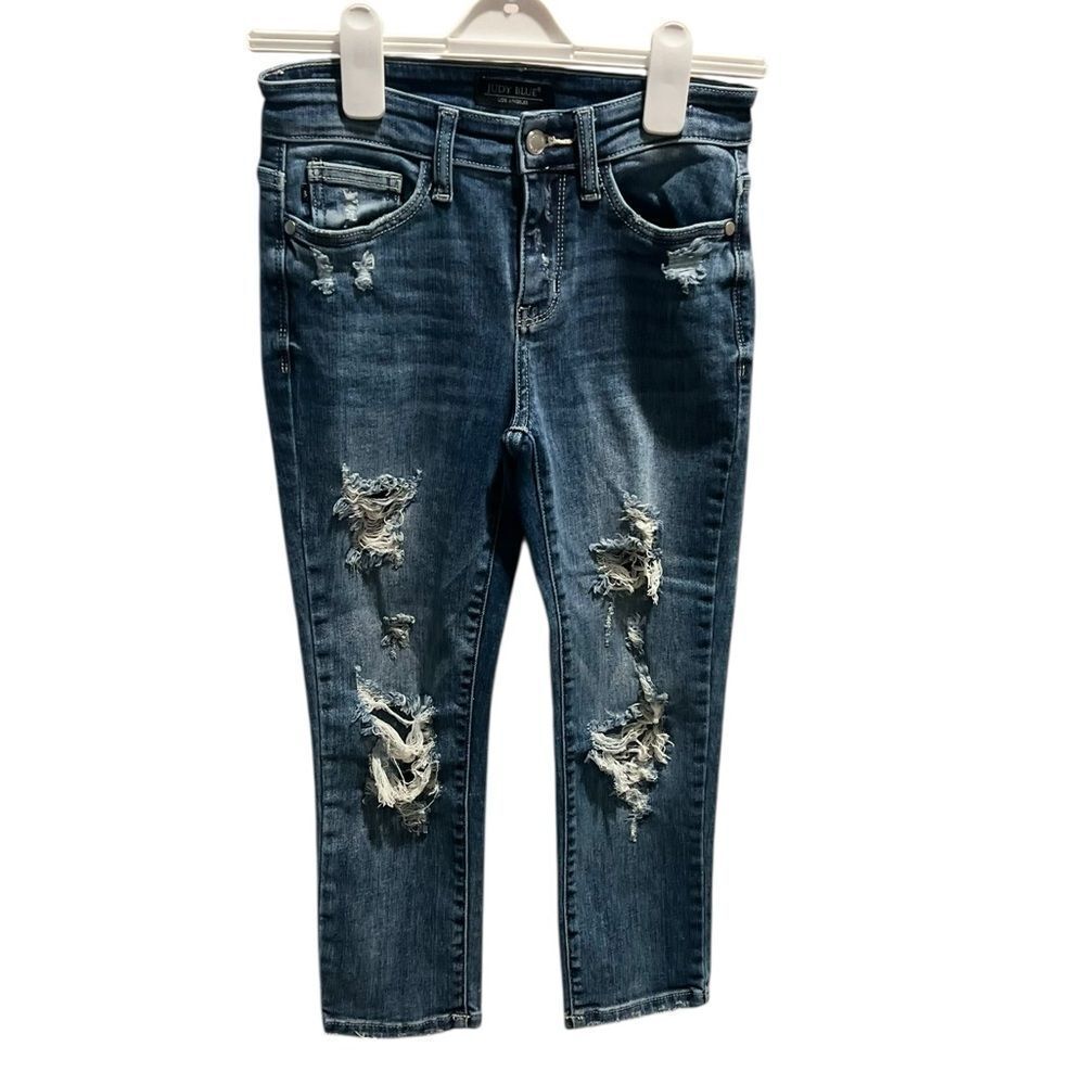 Judy Blue Distressed Skinny Fit Capri Jeans Women’s Size 0/24 Medium Wash